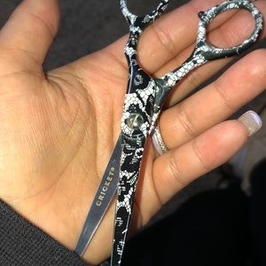 Cricket limited edition lace cosmetology scissors